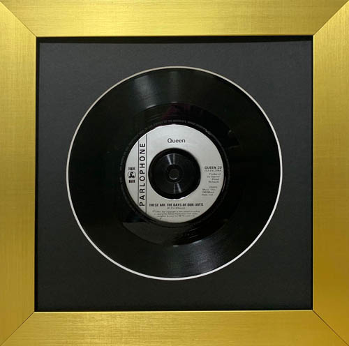 7 Inch Single Vinyl LP Record Frame | Vinyl Frame | Black Mount - Gold Frame